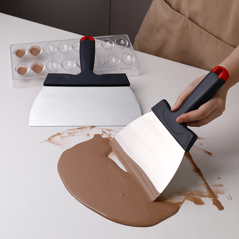 Grattoir à pâte en acier inoxy - Healthy Kitchen Gadgets avis et prix